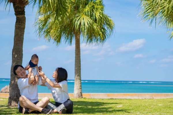 Family / Commemorative Photo Plan (Araha Beach / Daytime shooting) Shoot in plain clothes [Cheap 18,000 yen]